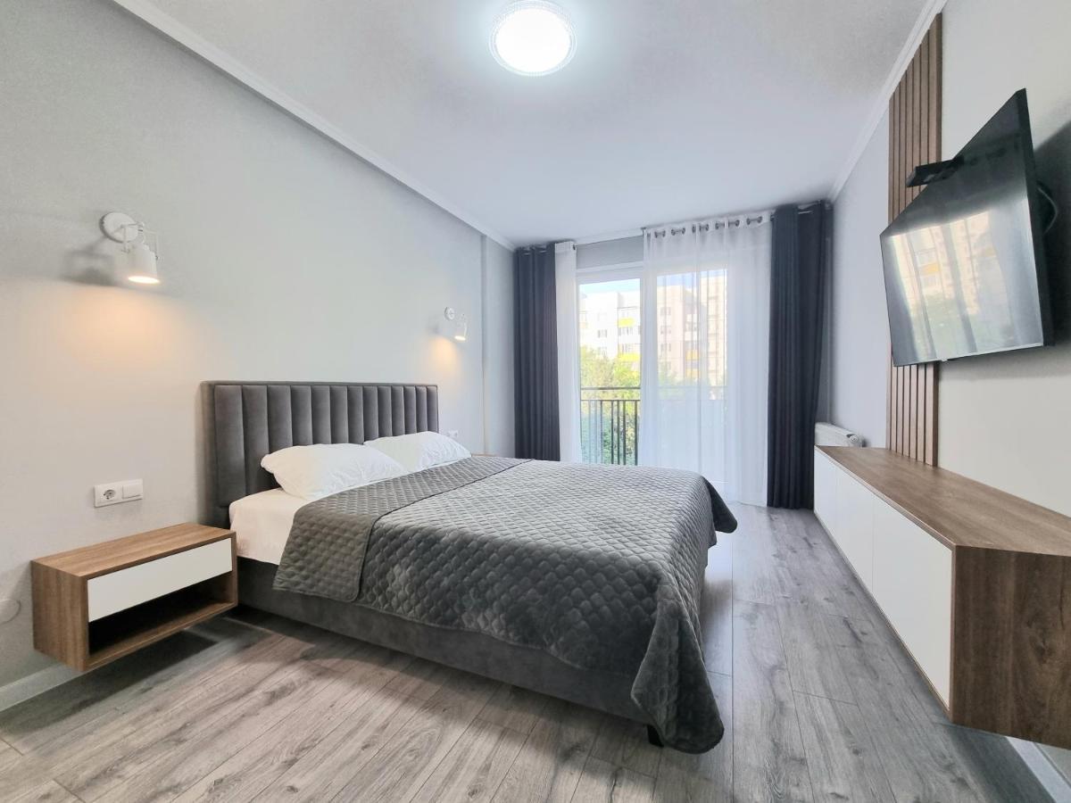Apartment Center, Albisoara Str., 1bedroom And Living With Balcony