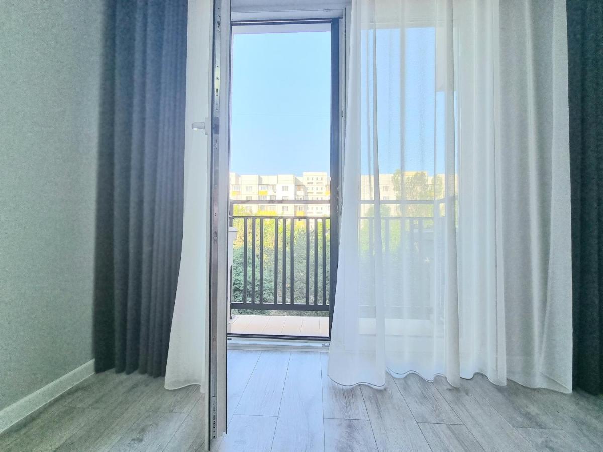 Center, Albisoara Str., 1bedroom And Living With Balcony Apartment Kischinau