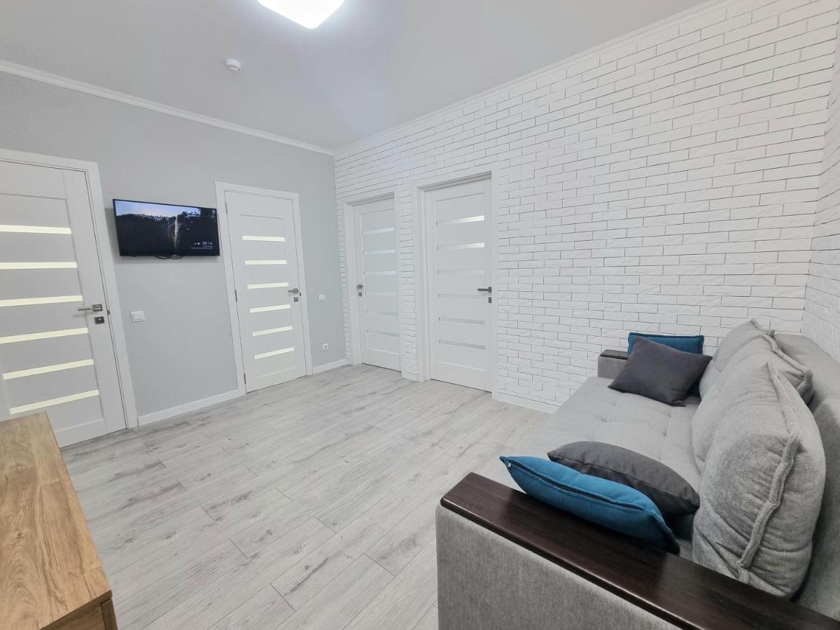 Center, Albisoara Str., 1bedroom And Living With Balcony * Kischinau